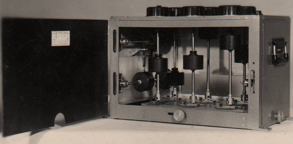 Seismometer developed by A. G. Nazarov